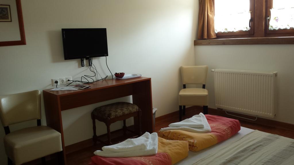 Hanna Szobai Tarcal Room photo